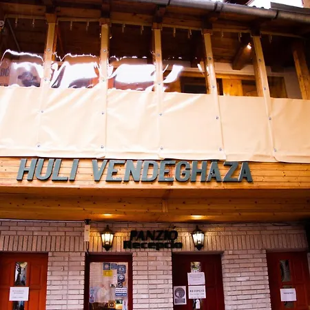 胡力公寓酒店 3*